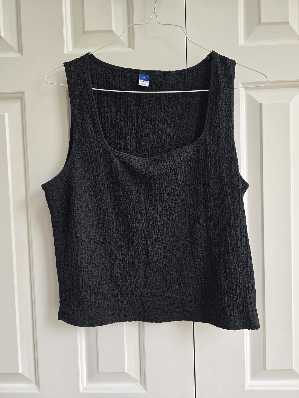 Old Navy Black Crinkled Scoop Cropped Tank